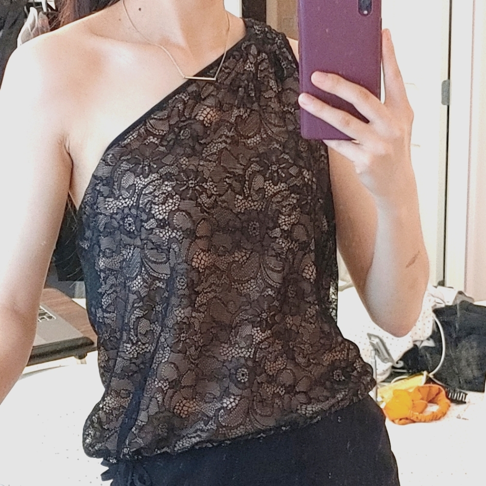 BCBGMAXAZRIA lace one shoulder top